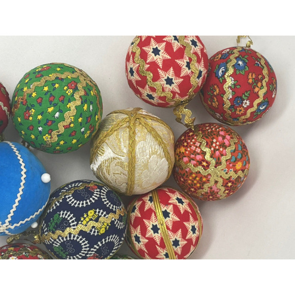 12 Vintage Handmade Christmas Ornaments Wrapped W/Ribbon and Lace Pinned - Picture 4 of 6